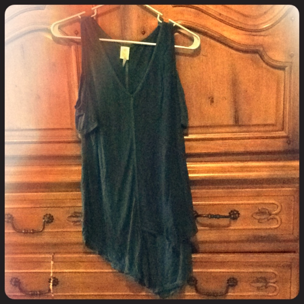 Xcvi cold shoulder top